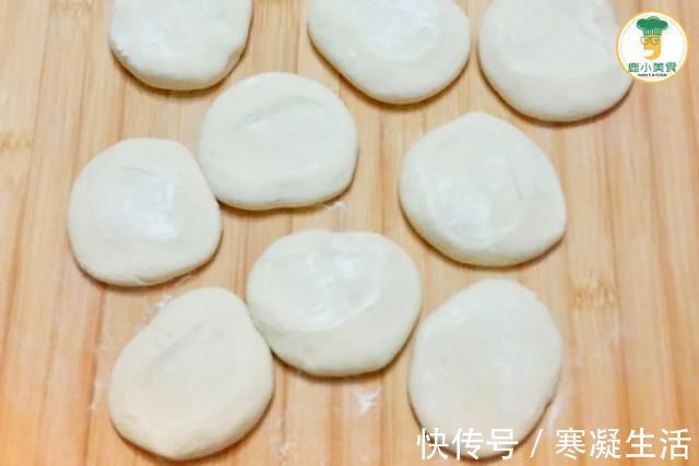 馅料|韭菜盒子的馅料，韭菜处理是关键，掌握2个技巧，韭菜鲜嫩不出汤