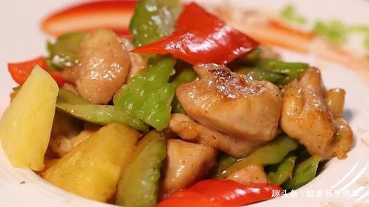 喜欢清炒苦瓜不如来一盘“凤梨苦瓜鸡”,减肥瘦身,好吃又健康!