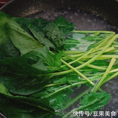 增强记忆|低脂低卡，超级过瘾巨下饭的菠菜拌金针菇