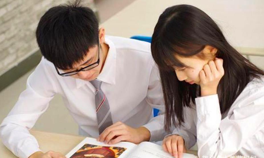 俩人|女儿带回来一个小男孩,俩人一起喊妈妈,男孩亲妈醋坛子翻了