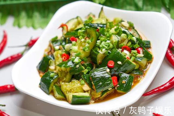 爽脆|凉拌黄瓜有诀窍，不能切完就拌，多做这2步，黄瓜更清脆更入味