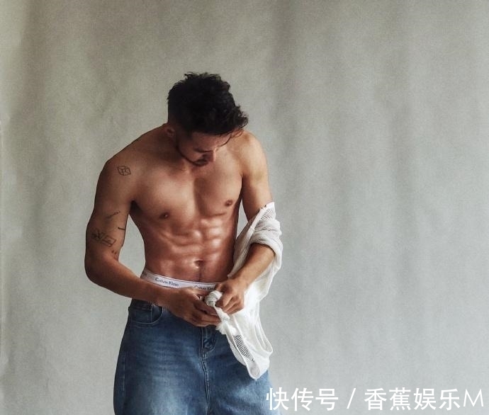 健身房|31岁的平面模特,络腮胡尽显男性魅力,撸铁打造满身肌肉帅气逼人!