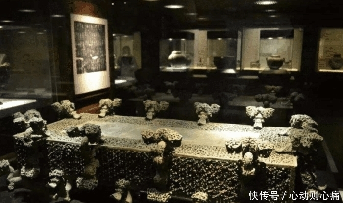 鲁国|国君问大臣自己帅不帅?大臣听后,一拳打死他另立国君