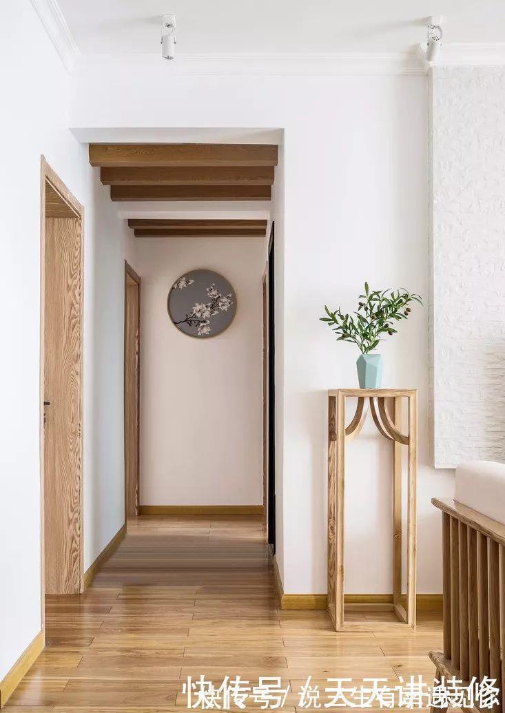 青蓝色|135平四居室,原木中式风格,文化石电视墙,又增添了些野性美