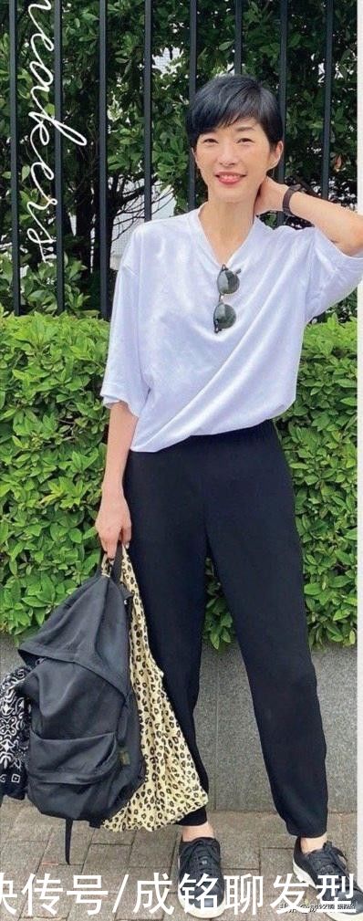 性感|简单自然的夏日街拍，不复杂不花哨，四十岁女人穿也能美出新高度