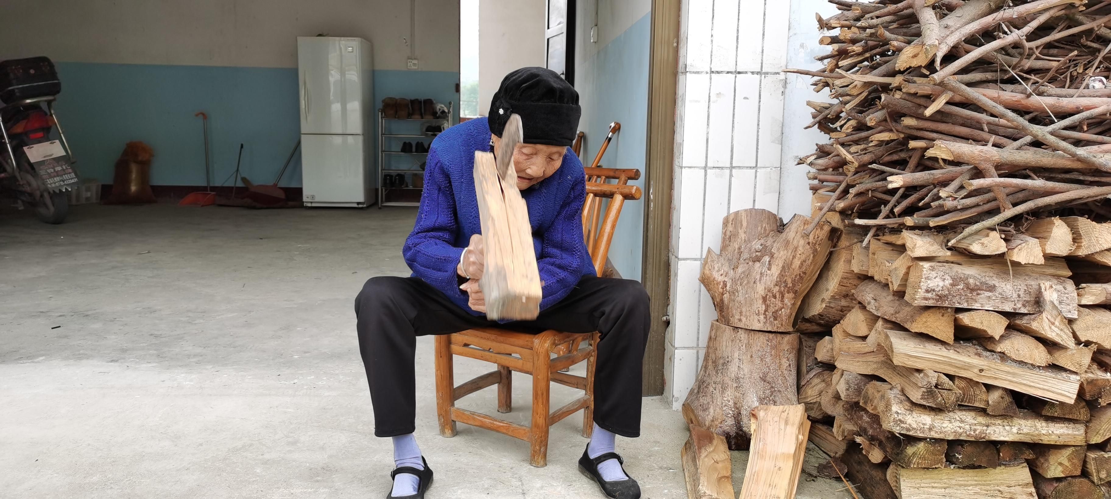 湖北通城：百岁老人的长寿之道