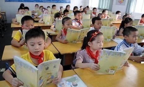 阅卷老师|小学生“草稿纸”走红，考试被当成“试卷”上交，网友：完全相反