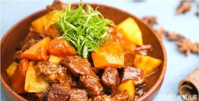 软烂|炖牛肉放什么调料?牢记这3样,牛肉软烂、多汁又入味