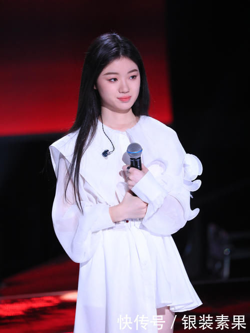 潘虹 中国好声音:纵观历届总决赛海报,宋宇宁站C位,这可能是个伏笔