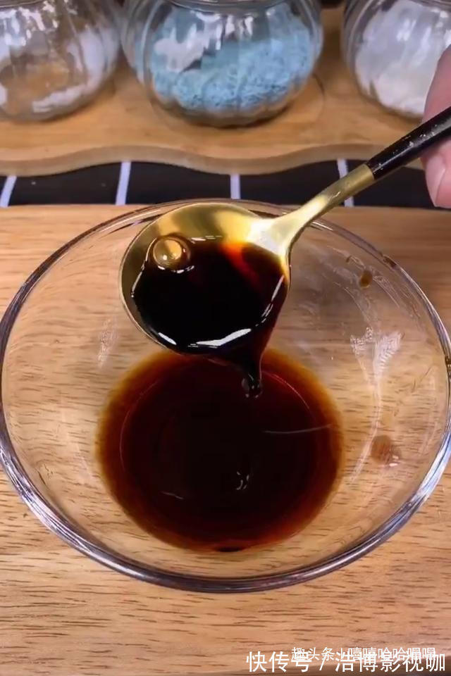 豆腐家常做法之萝卜青椒烩豆腐,色泽艳丽,营养开胃!