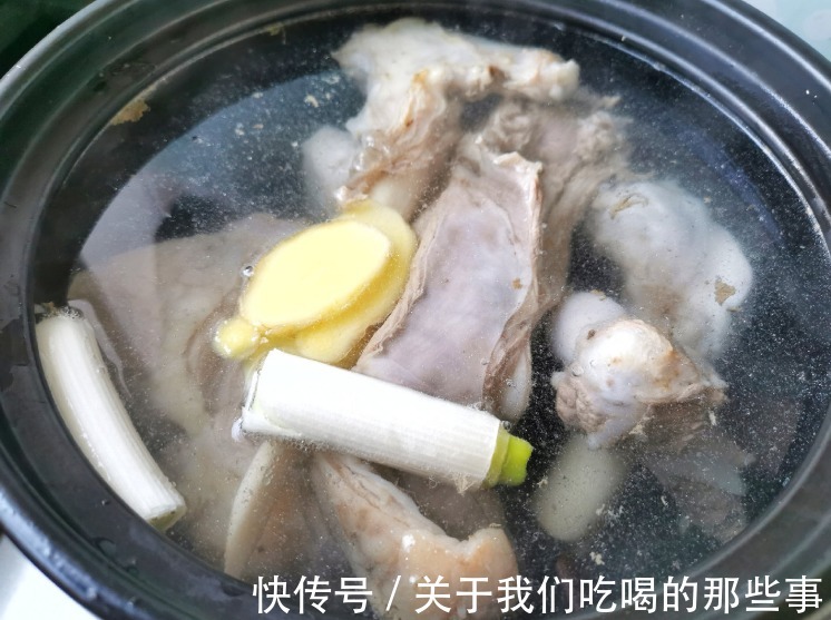 炖原汁原味的羊肉汤,老板传授“1用3不用”技巧,肉烂汤鲜没膻味