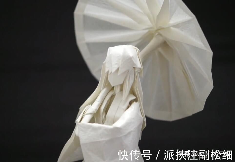 pv|在B站熱門掛了一周?UP主用一張紙折出立體手辦,還是撐傘小姐姐