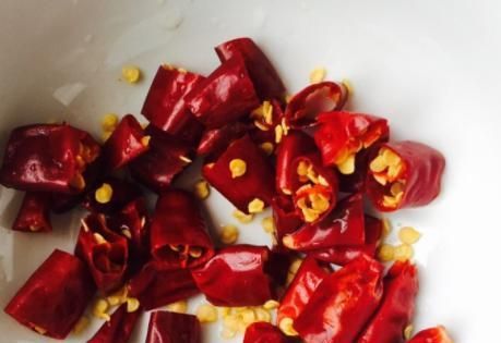 宁可不吃肉也要吃这菜，3块钱一斤，叶酸含量高，女孩子要多吃