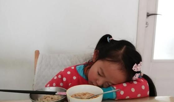 晴晴|夏季来临,小心“热感冒”找上娃,家长做好日常护理,孩子少生病