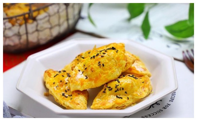 不用揉面,不用擀皮,简单3步,教你做网红甜点,咬一口酥掉渣