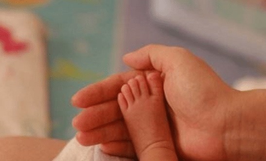 宝宝|经常摸孩子这3处,想不变聪明都难,成绩棒长得也快