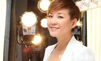 2003年，裸辞央视自立门户的她，亲手把伺候她多年保姆送进监狱