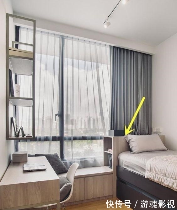矮柜|床头不得已靠窗,一招化解:加一字形20cm宽矮台面,也当床头柜用