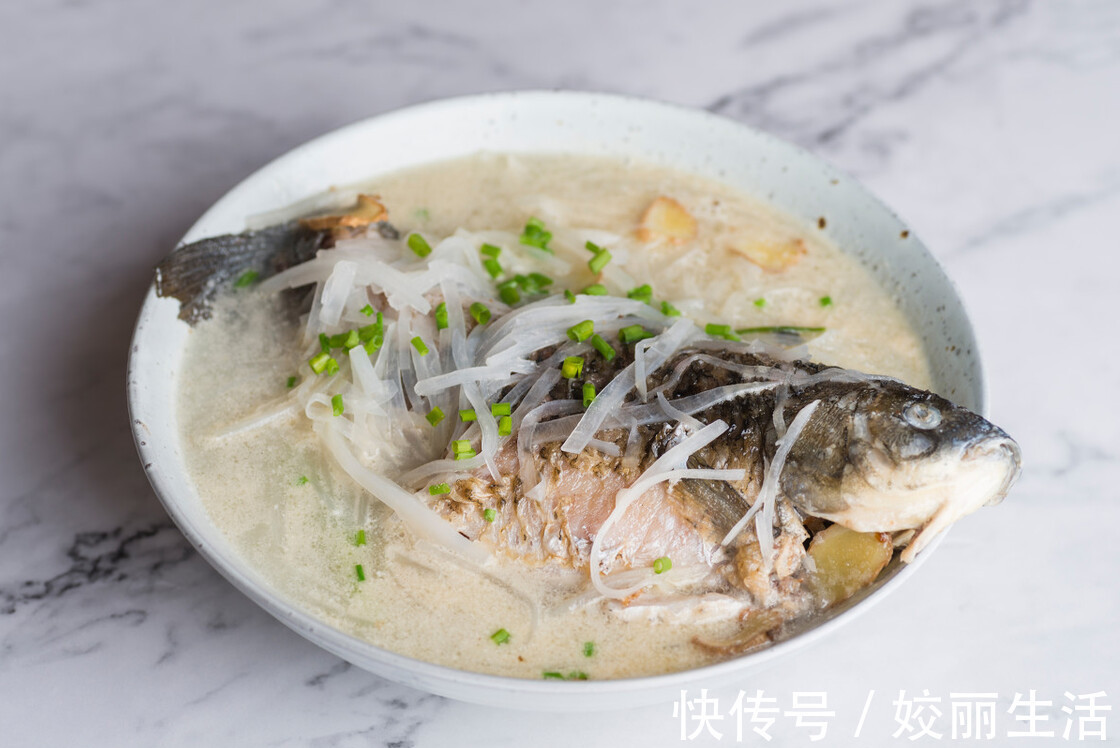 要点|怎样才能炖出好喝的鱼汤牢记3个要点,鱼汤鲜美奶白还不腥