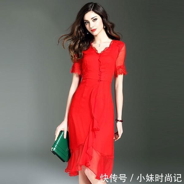 真丝|高贵又优雅的真丝连衣裙,搭配双高跟鞋,凉爽又不失名媛范