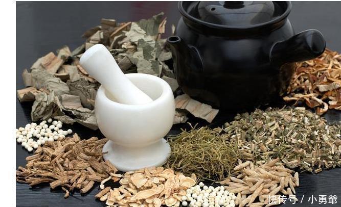 中医经典方剂口诀，前辈们留下来的背方神器，收藏下来