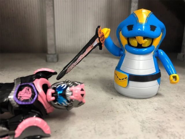 东大妈|假面骑士虎年商品即将发售,Revice风神翼龙基因组公开