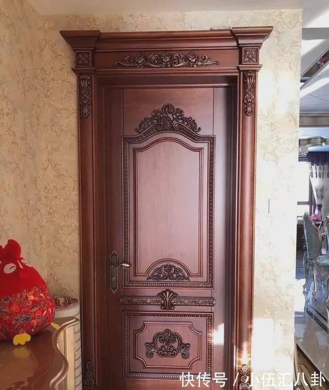 毛爷爷|婚房装修完工,砸5万块做的电视墙太肉疼,婆婆说我败家