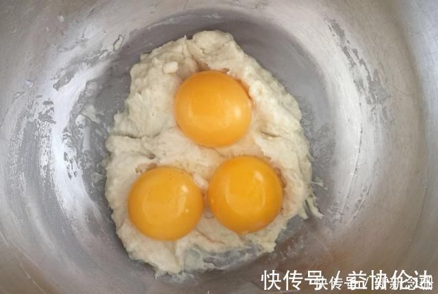 开裂|新手也会做的戚风蛋糕,不缩腰塌陷开裂,保证一次成功