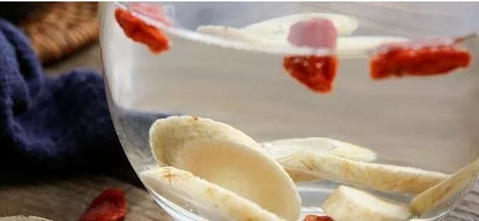 韩医师|提醒大家:黄芪泡水当茶喝,一次放几克才好?很多人不清楚