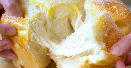 面粉别蒸馒头了，加3个鸡蛋，蓬松拉丝，孩子爱不释手，太香了