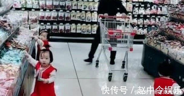 爷爷|爷爷带三胞胎逛超市，不料宝宝们却做出这样的反应，爷爷好想哭
