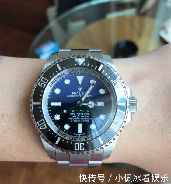 劳力士|十万左右,宝珀五十噚和劳力士渐变鬼王,谁更厉害