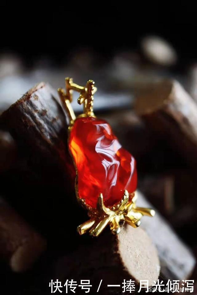 把珠宝做成心脏的样子,分享一些充满创意元素的珠宝