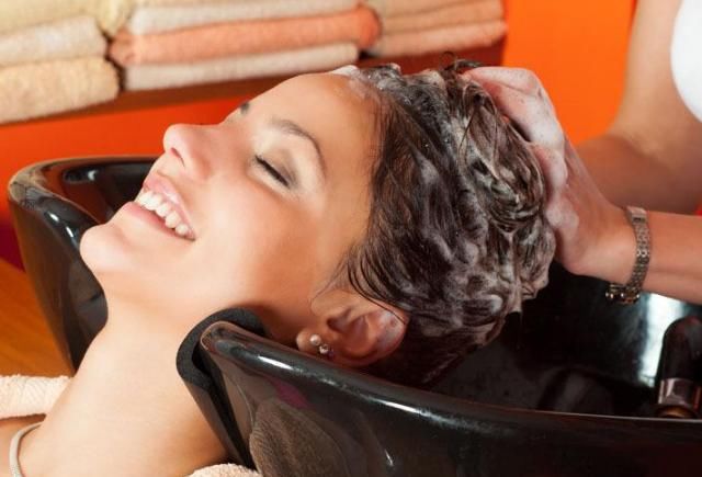 头皮屑太多，头皮发痒怎么办？抓挠没有用，做好这些就可预防