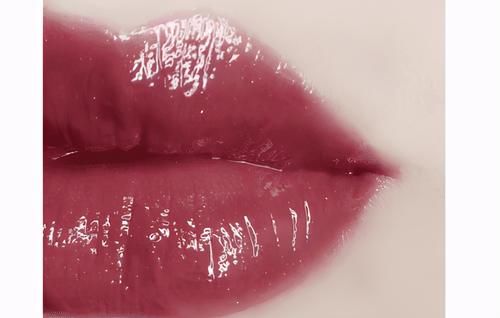 黑皮女孩吃土也要入的口红盘点：迪奥999惊艳，兰蔻196显白绝美