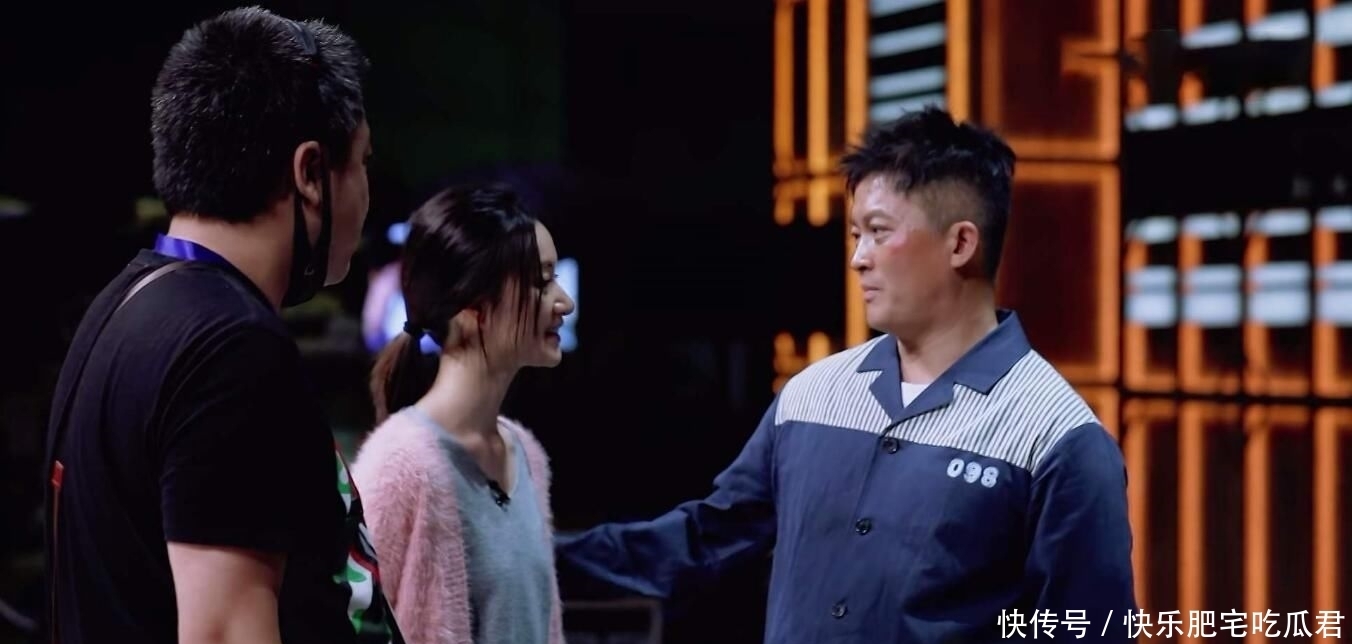 当众|唐一菲不过脑讲话,郭晓婷当众抱怨、质问,都是职场的大忌