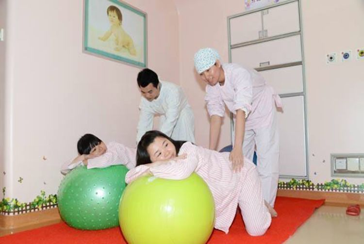 助产神器|生孩子时，产妇自己使劲儿就够了吗？不，三种“助产神器”有妙用