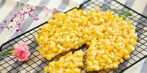  另类吃玉米的方式，入口酥脆鲜甜玉米烙，宝宝饭后甜点