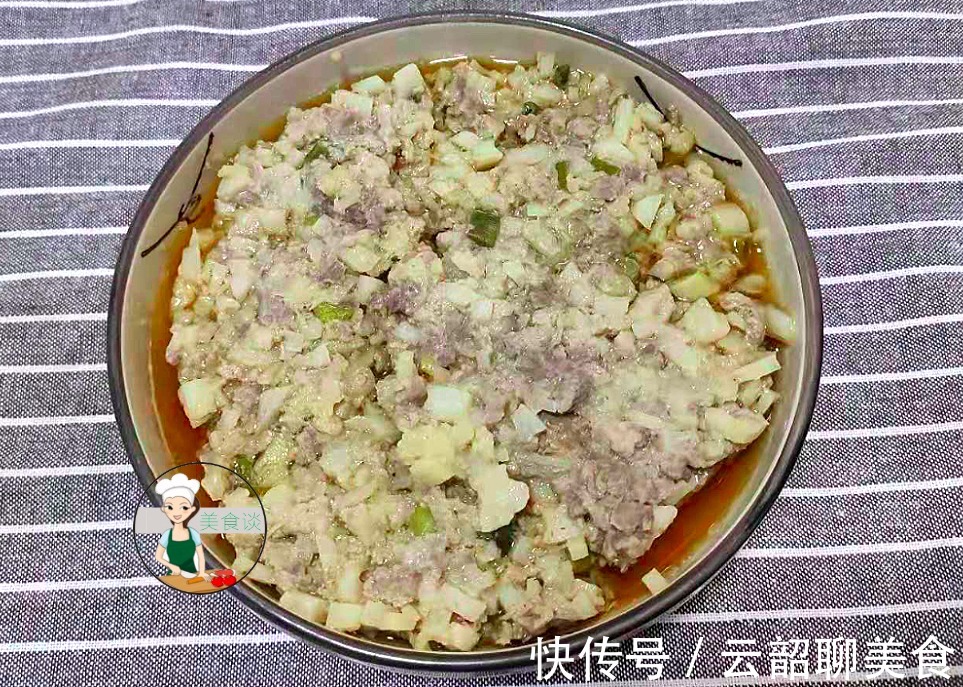 鲜香|夏天要多吃蒸菜，此菜蒸一蒸15分钟搞定，鲜香好消化，营养不上火