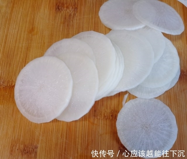 蒸蒸日上酿萝卜夹,清爽鲜香,好吃有颜值