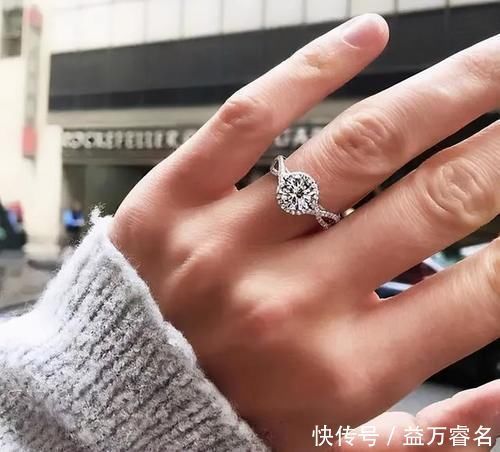 钻戒|买不起不能看吗?看完人家的订婚戒指,偷偷哭了一个晚上