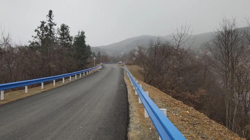 樱花绽放王母观