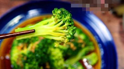 西兰花好吃又好看的做法,这1个步骤不能少,上桌就抢着吃!