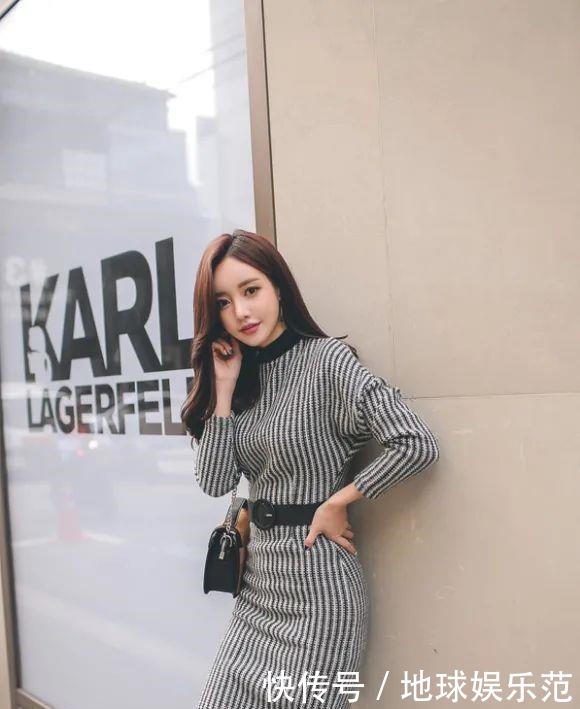 鉴赏|美女鉴赏:波普视觉条纹时髦白领针织裙