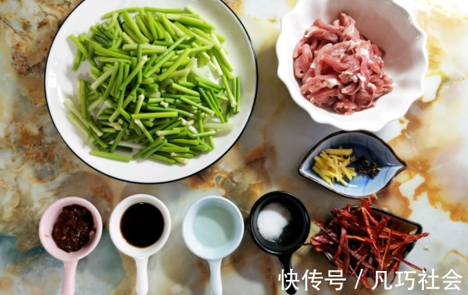 蒜苔|炒肉时,不要切好就炒,厨师长教你1招,肉软嫩鲜香,不柴也不腥