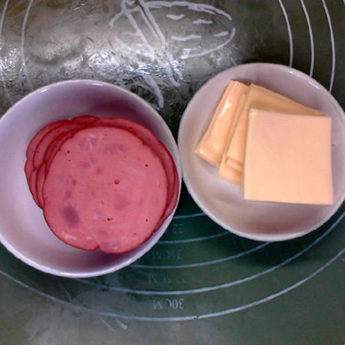 迷你香葱芝士火腿小方包，葱香浓郁，味道不错哦