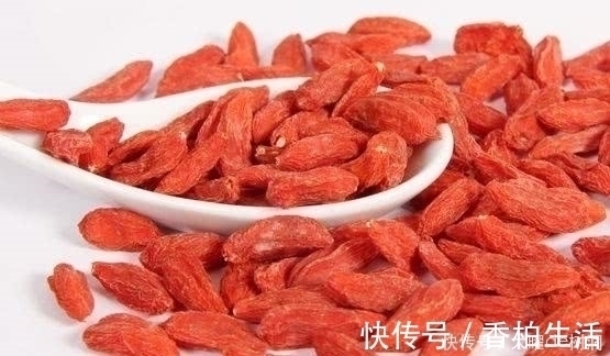 白发|有白头发别急着去染，教你几个食疗方，白头发轻松黑回来