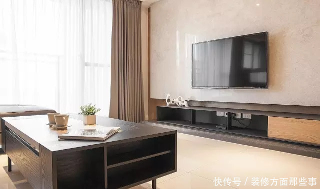 玄关|126平美式+轻奢装修三居室,玄关柜子墙体现出超强收纳力