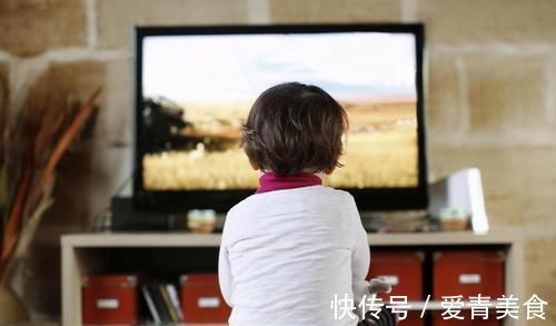 视力|哈佛研究发现:“看电视”和“不看电视”的孩子,长大后差距很大