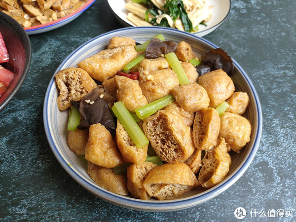 精明主妇做四菜一汤,花费不到10元钱,网友:会过日子、真节俭